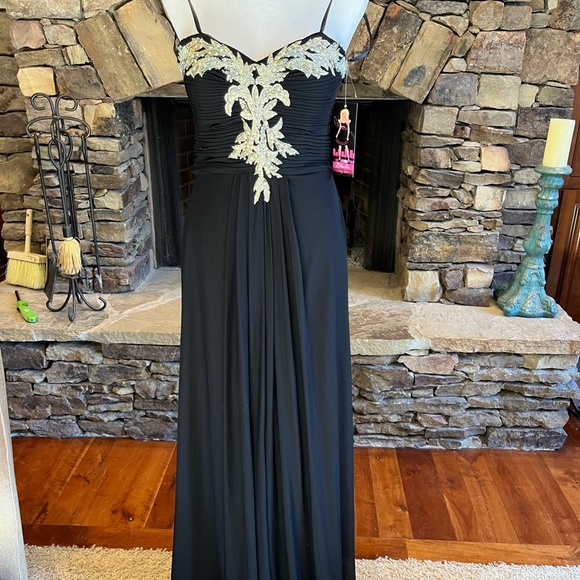 𝅺Perfect condition, NWT black strapless dress with beading - Picture 5 of 8